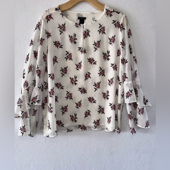 Ann Taylor Factory Tops - Ann Taylor Factory Floral Bell Sleeve Top Size Large